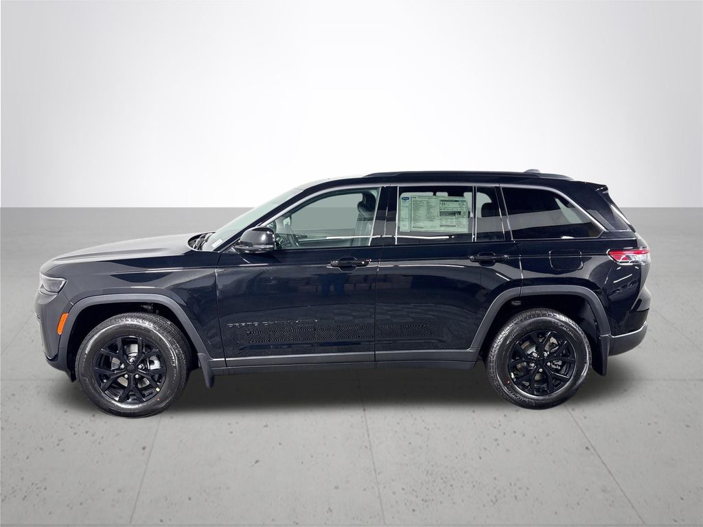 2026 Jeep Grand Cherokee Laredo
