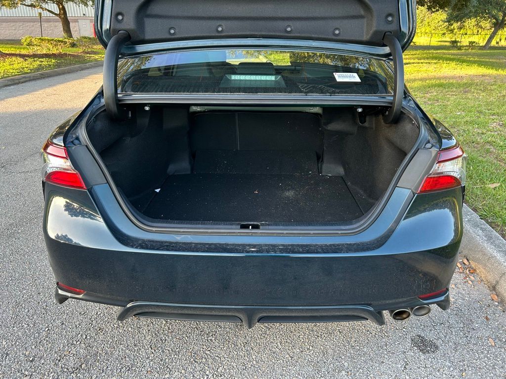 2021 Toyota Camry SE 10
