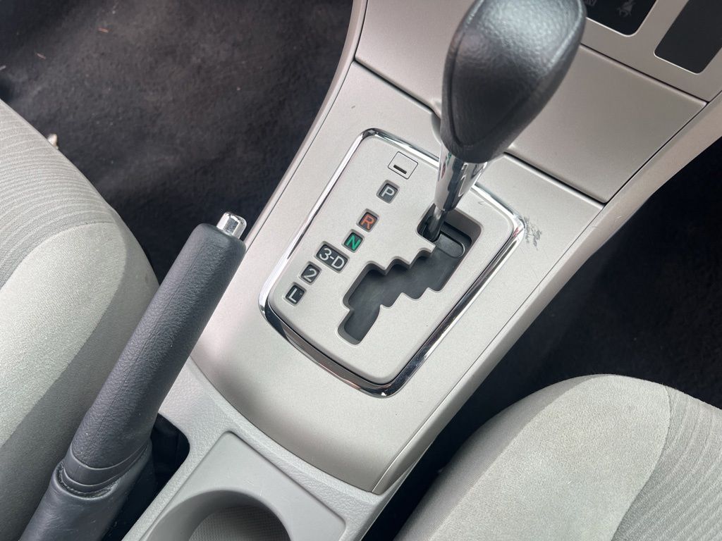 2013 Toyota Corolla L photo