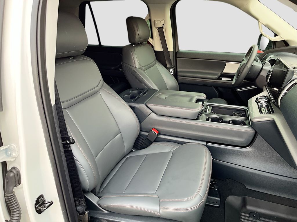 Used 2025 White Ford Active image 31