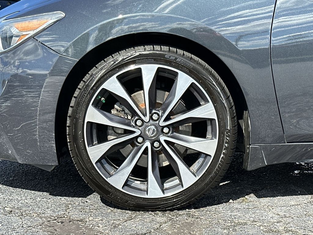 2017 Nissan Maxima SR - 9