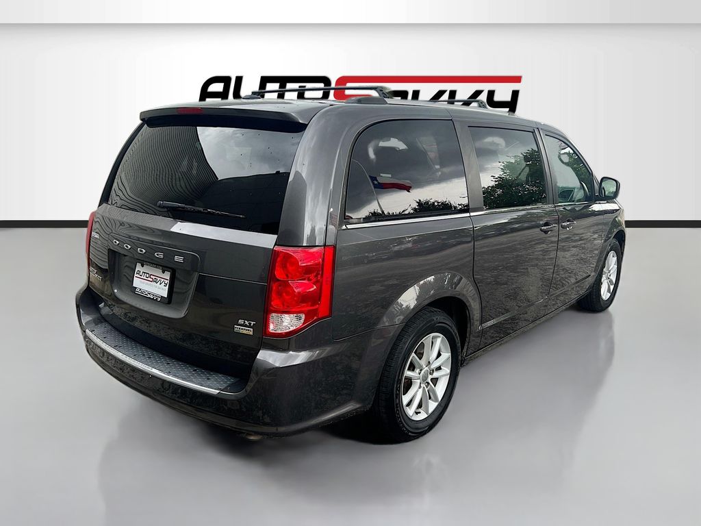 Used 2019 Gray Dodge SXT image 7
