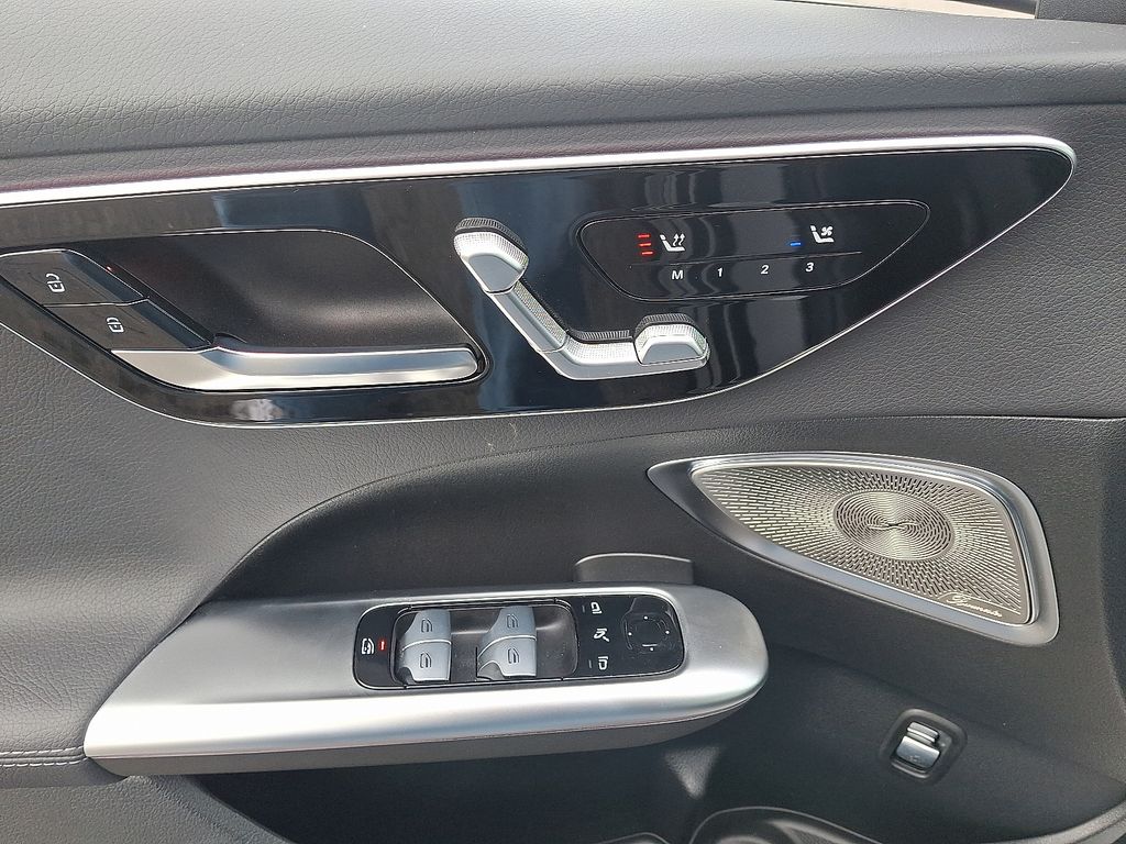 Thumbnail: 2025 Mercedes-Benz C-Class - 12