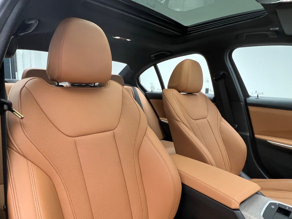 Thumbnail: 2025 BMW 3 Series - 7