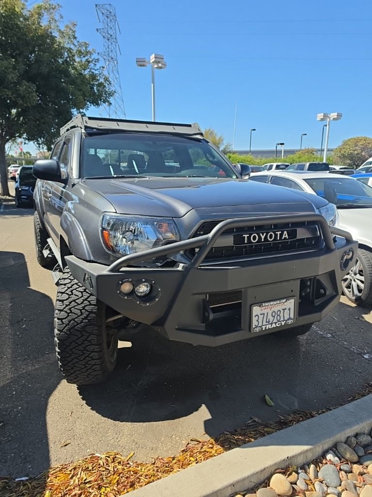 Magnetic Gray Metallic 2015 Toyota Tacoma Pickup Truck Four-Wheel Drive 5-Speed Automatic
