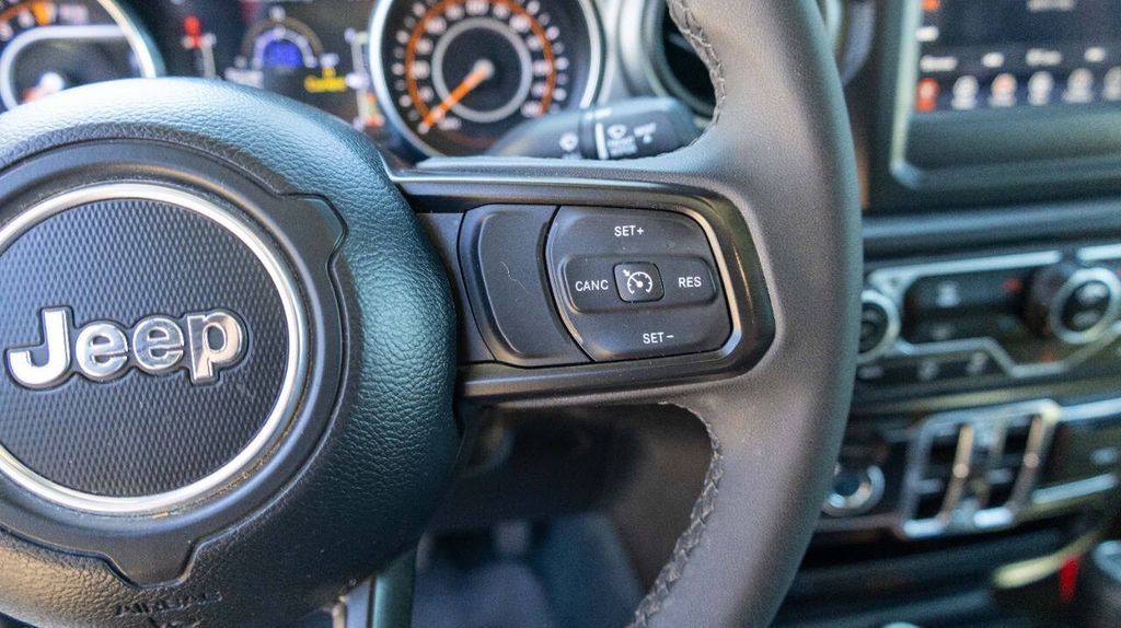 Used 2023 Jeep Gladiator Willys 4D Crew Cab