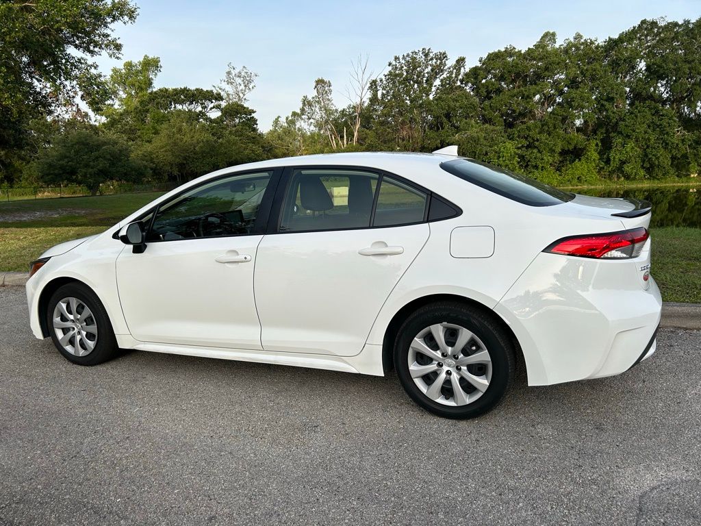 2022 Toyota Corolla LE 3