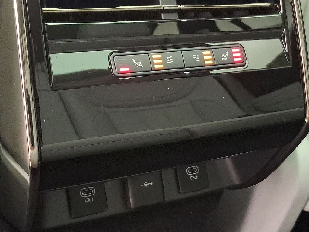 Thumbnail: 2023 Land Rover Range Rover Sport - 11