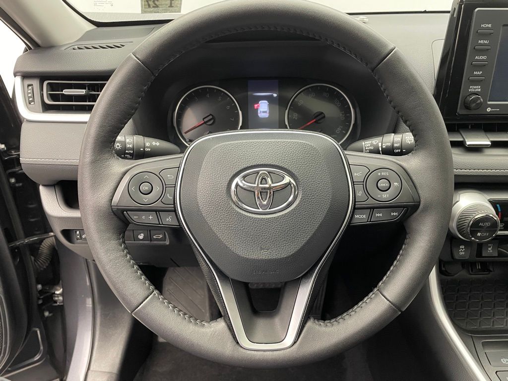 2022 Toyota RAV4 XLE Premium 19