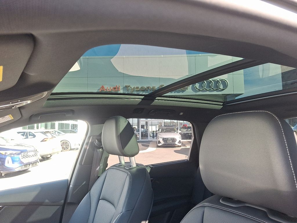 Thumbnail: 2026 Audi Q7 - 11