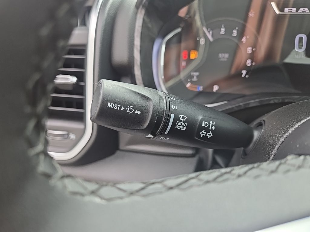 Used 2025 White Ram Big Horn/Lone Star image 31