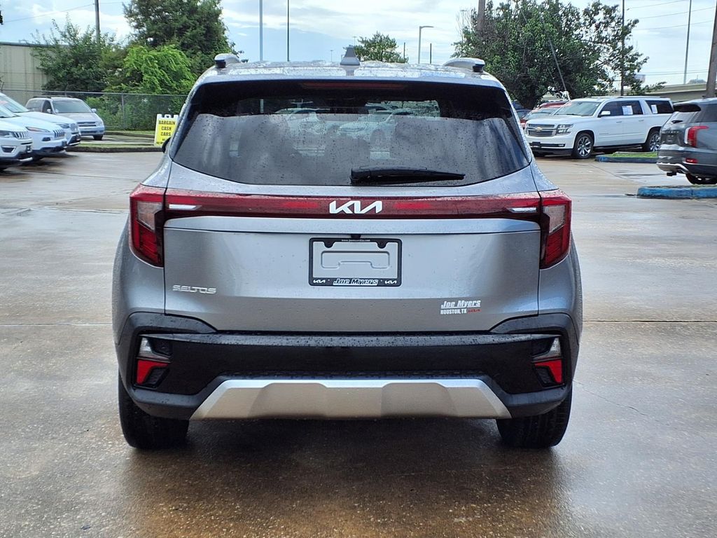 2024 Kia Seltos EX Gray at Shottenkirk Kia Fort Bend