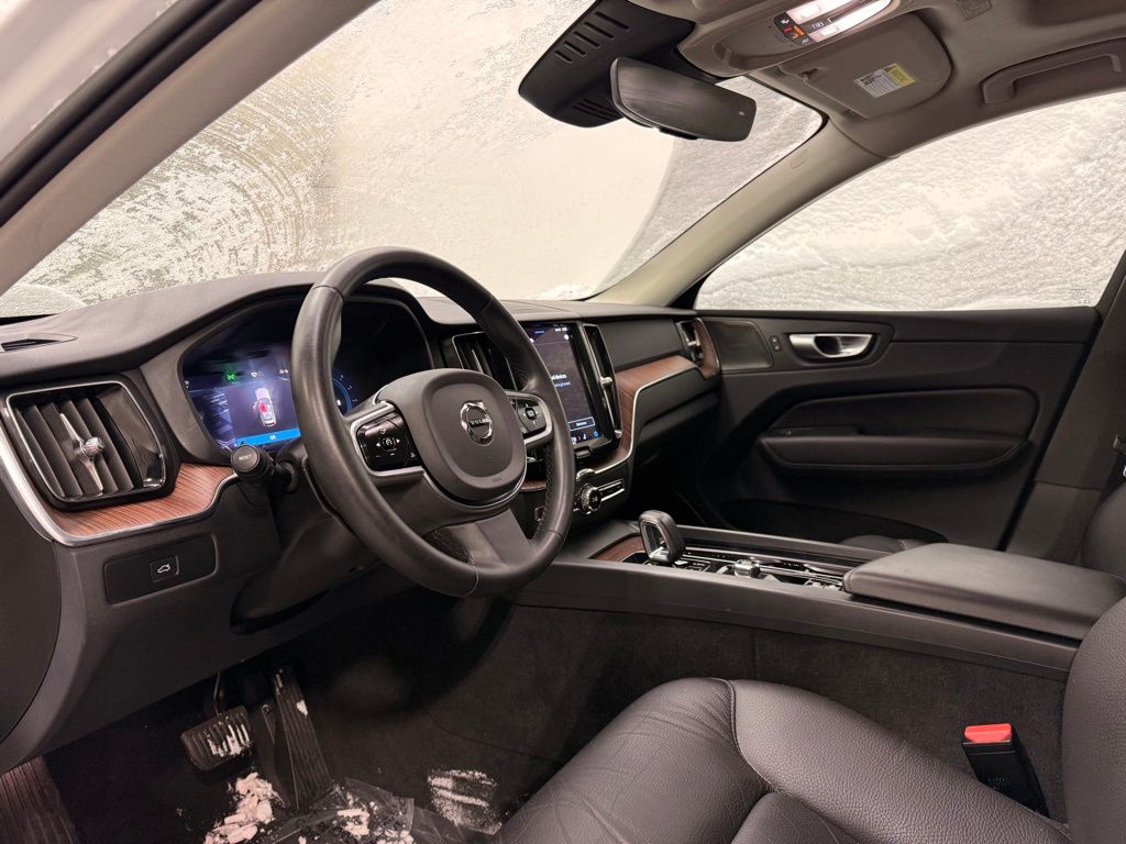 Thumbnail: 2023 Volvo XC60 - 11