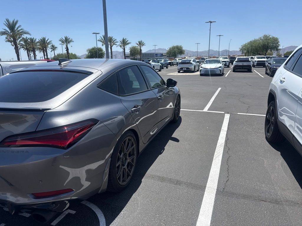 Thumbnail: 2023 Acura Integra - 9