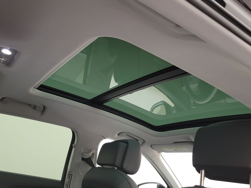 Thumbnail: 2023 Audi e-tron - 17