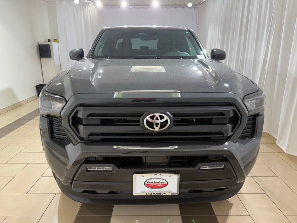 2025 Toyota Tacoma SR5 8