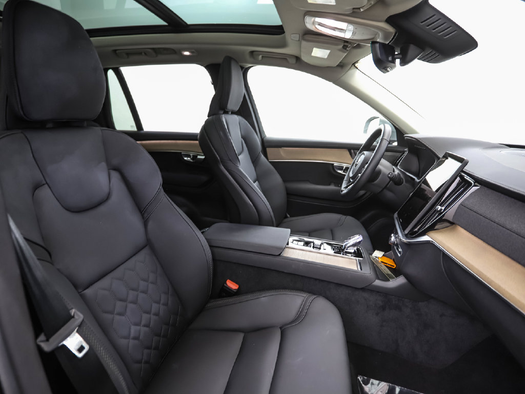 Thumbnail: 2026 Volvo XC90 - 32