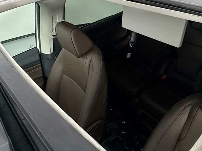 2025 Honda Odyssey Touring photo