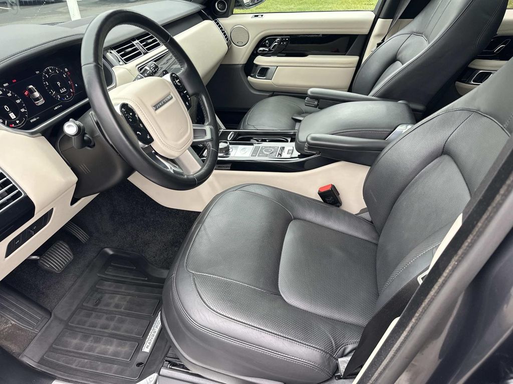 Thumbnail: 2019 Land Rover Range Rover - 17