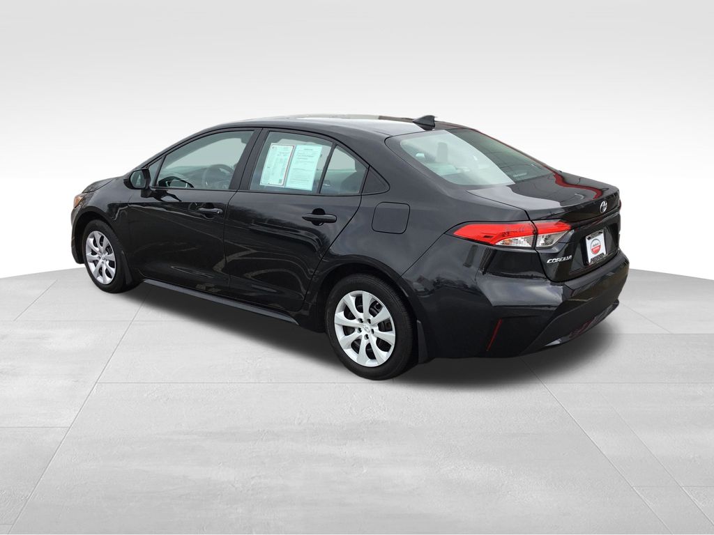 Thumbnail: 2021 Toyota Corolla - 3