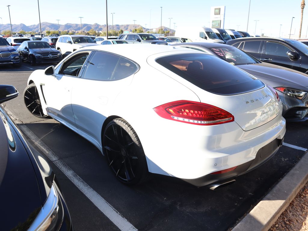 Thumbnail: 2015 Porsche Panamera - 2