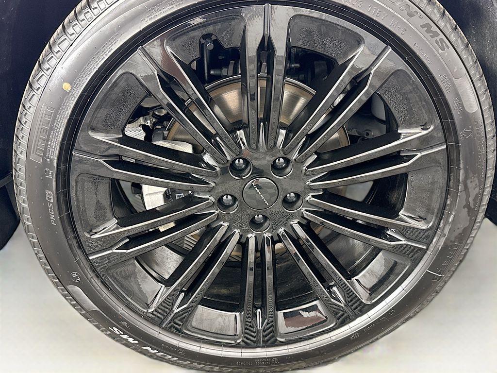 Thumbnail: 2026 Land Rover Range Rover - 32