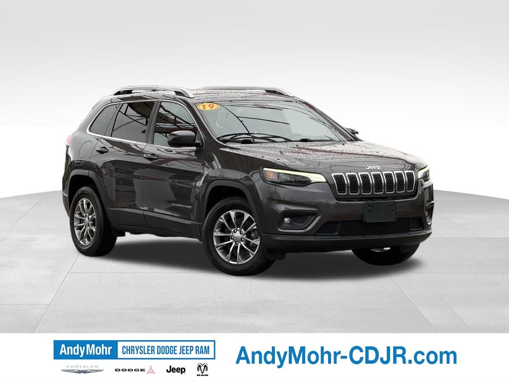 Gray (Granite Crystal Metallic Clearcoat) 2019 Jeep Cherokee Latitude Plus 4WD SUV / Crossover Four-Wheel Drive 9-Speed Automatic