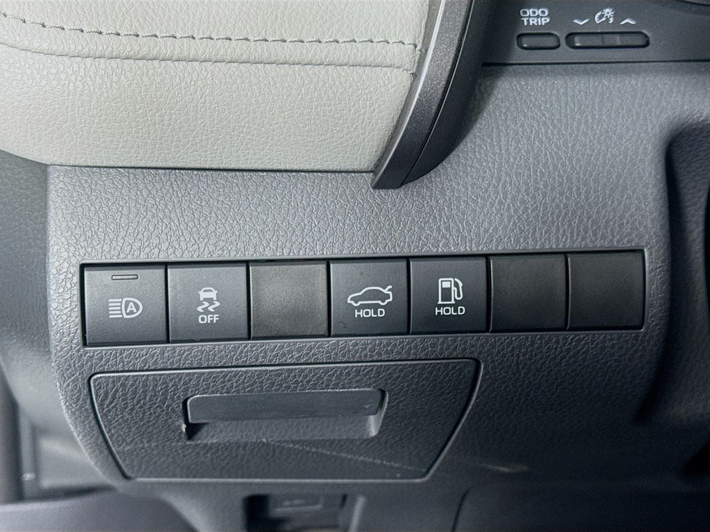 Used Car 2022 Toyota Camry Hybrid  Le For Sale Under $25,000 In Austin, Texas