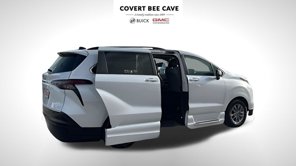 Used Car 2024 Toyota Sienna  Xle For Sale Under $80,000 In Austin, Texas