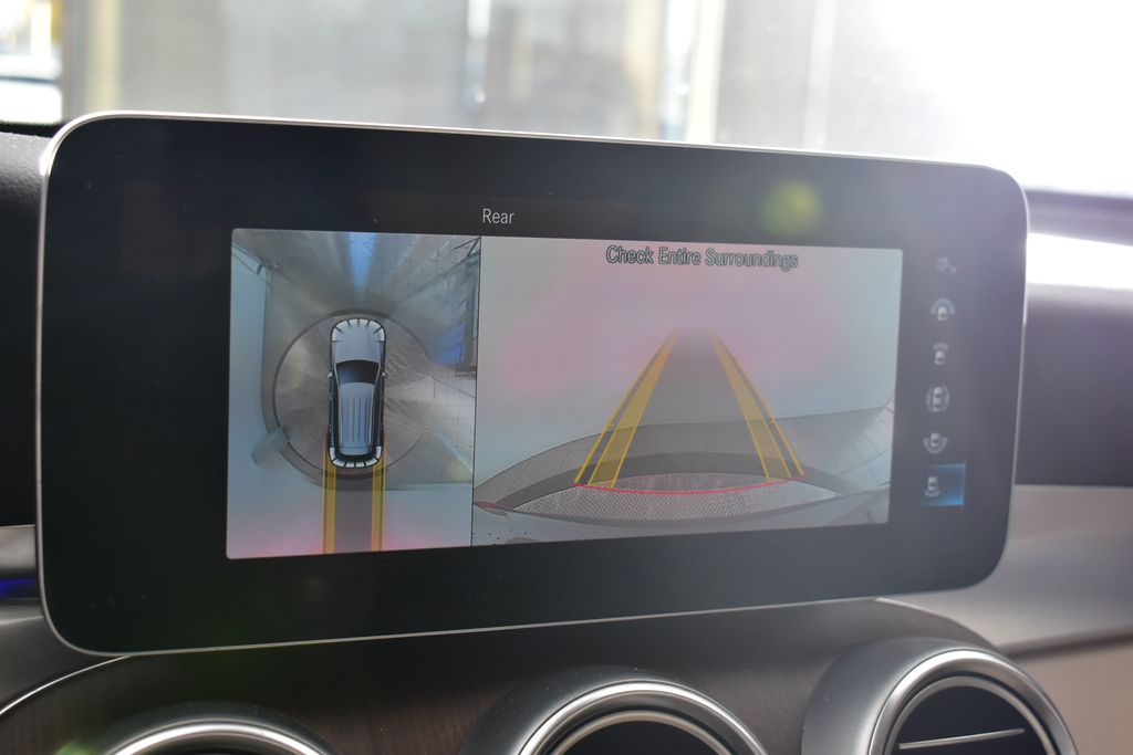 Thumbnail: 2022 Mercedes-Benz GLC - 20