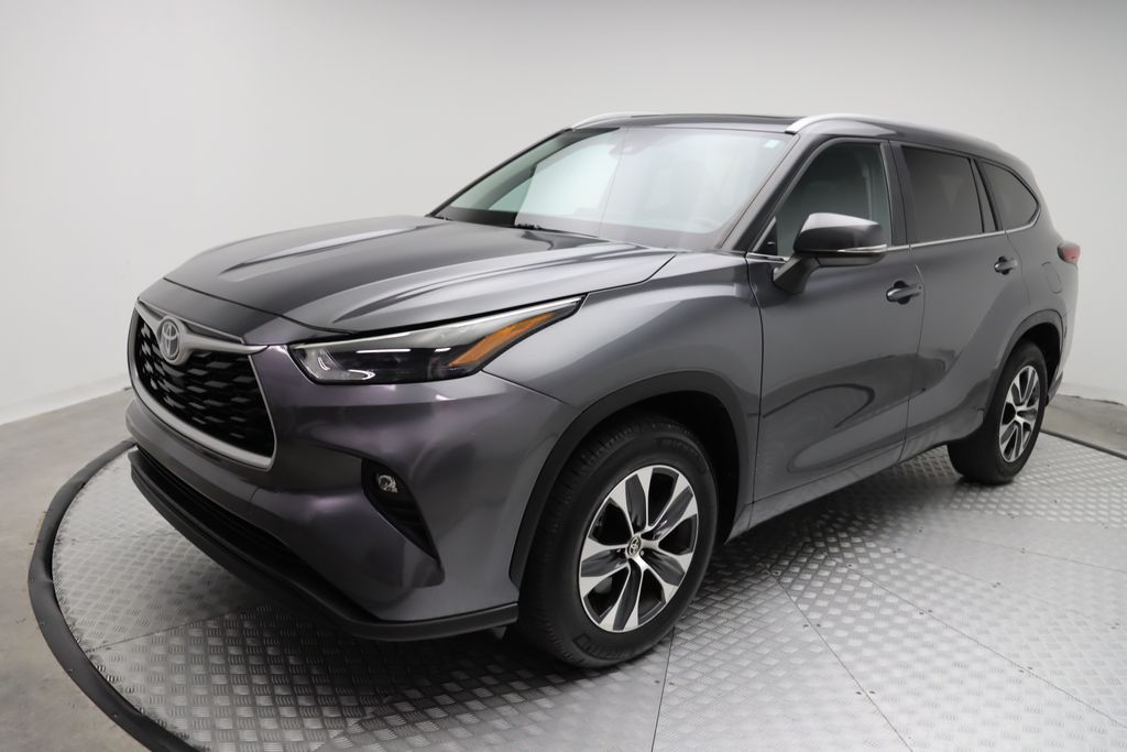 2023 Toyota Highlander XLE -
                West Palm Beach, FL