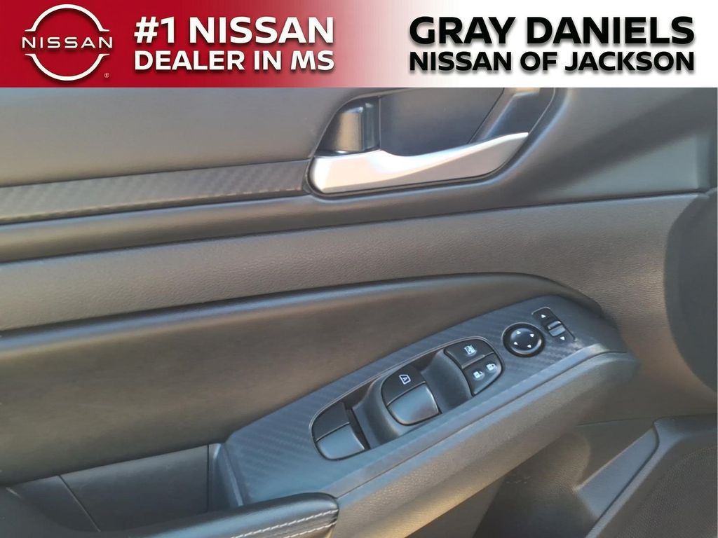 Used 2024 Nissan Altima Sedan
