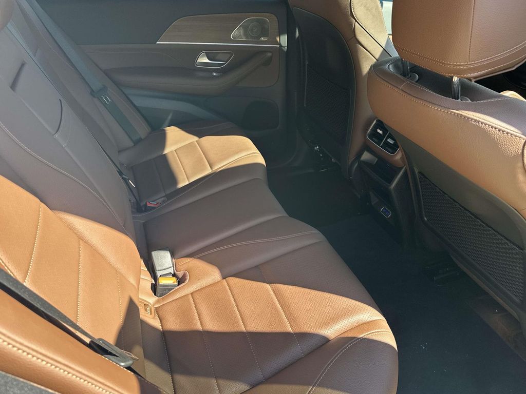 Thumbnail: 2025 Mercedes-Benz GLE - 22