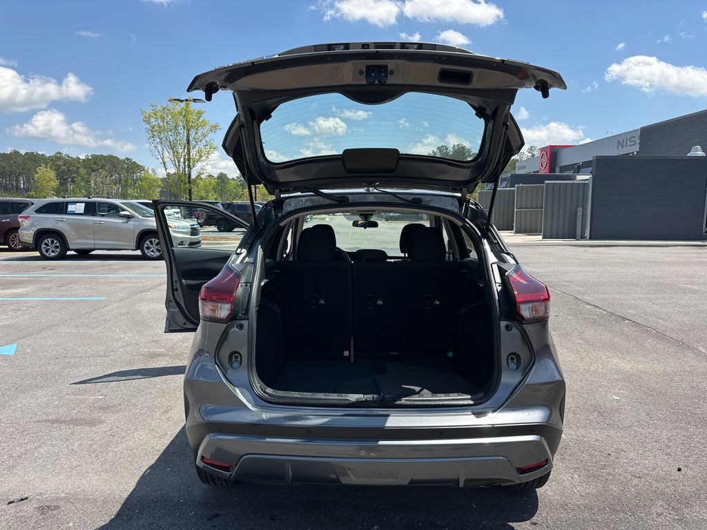 2024 Gun Metallic Nissan Kicks SV FWD SUV