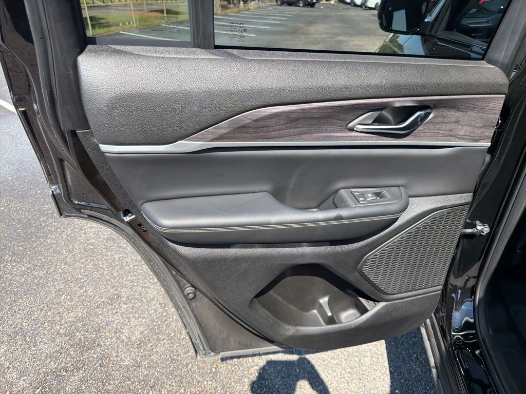 2023 Diamond Black Crystal Pearlcoat Jeep Grand Cherokee Limited RWD SUV