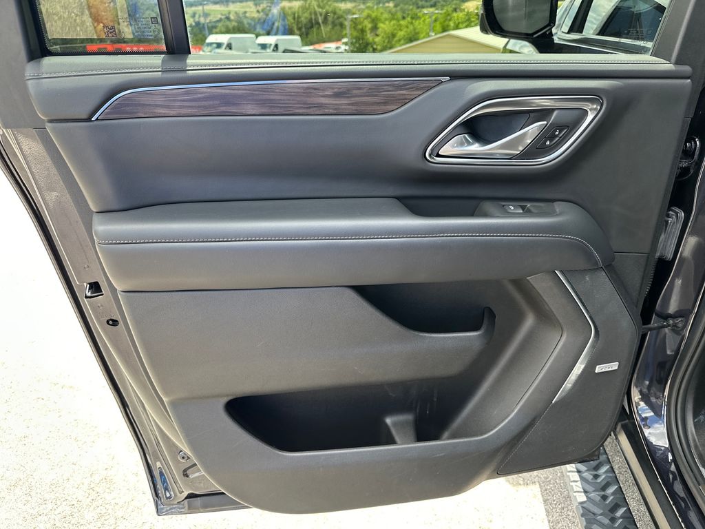 Used Car 2022 Chevrolet Suburban  Z71 For Sale Under $50,000 In Austin, Texas