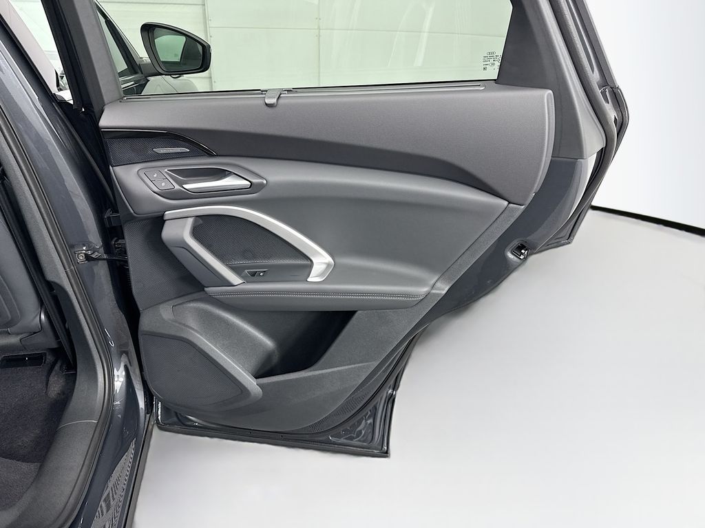 Thumbnail: 2025 Audi Q5 - 27