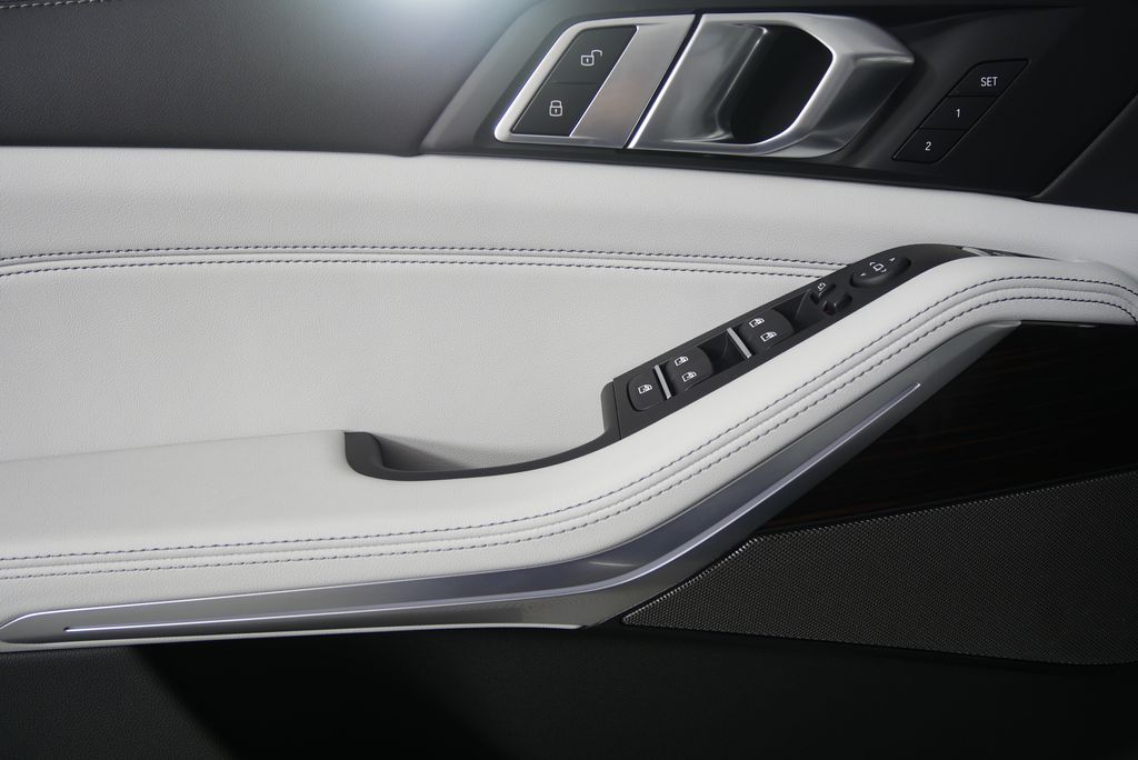Thumbnail: 2026 BMW X5 - 8
