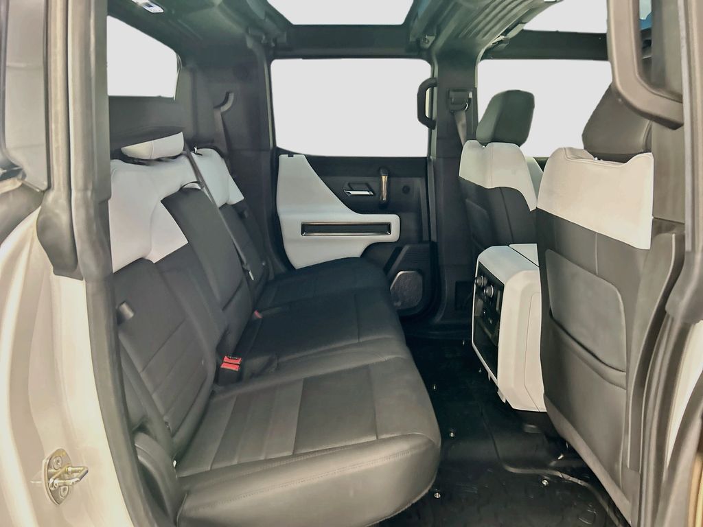 Used 2023 White GMC Edition 1 image 21