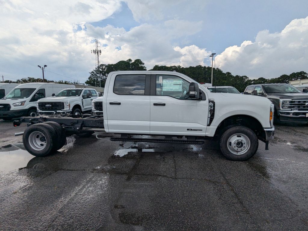 2025 Ford F-350 Super Duty XL