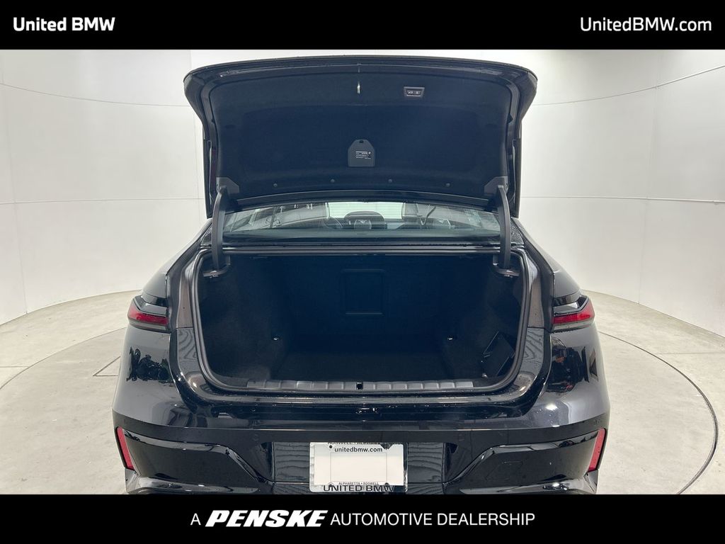 Thumbnail: 2025 BMW 7 Series - 22