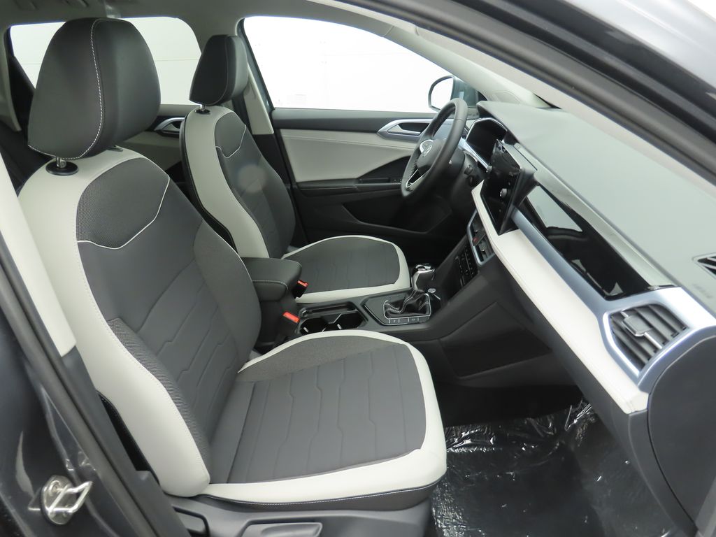 2025 Volkswagen Taos SE 21