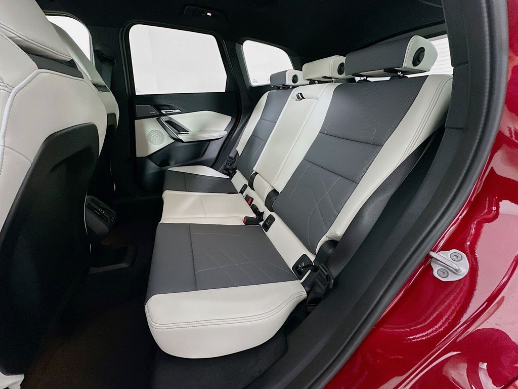 Thumbnail: 2026 BMW X1 - 17