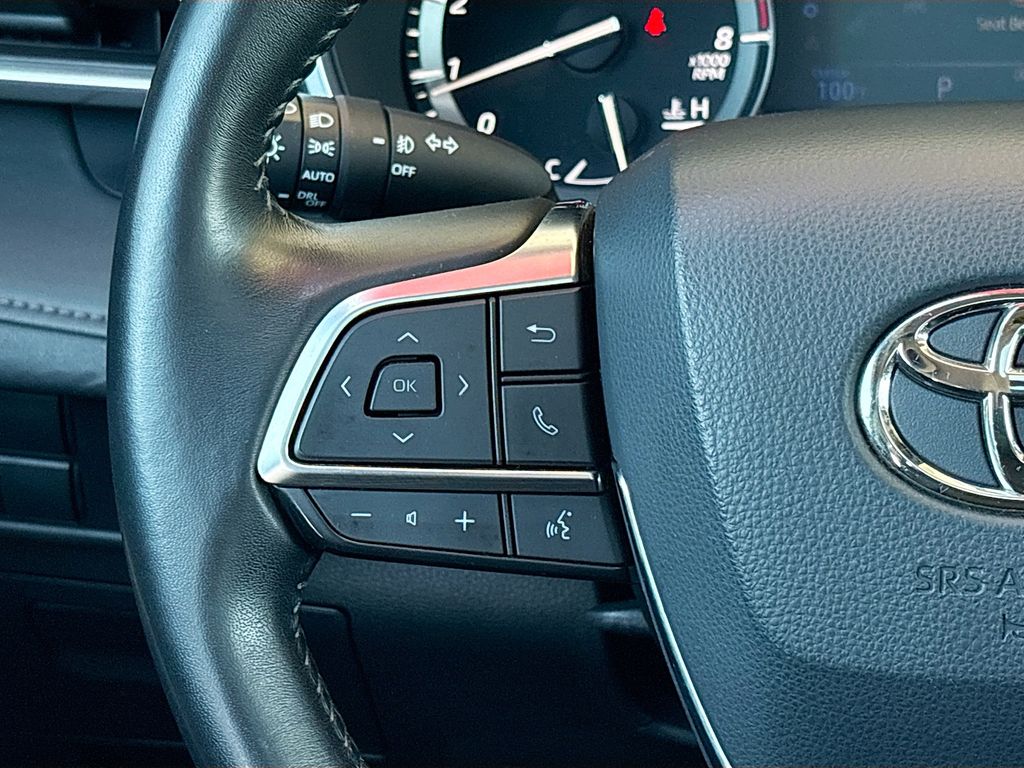 Thumbnail: 2020 Toyota Highlander - 11