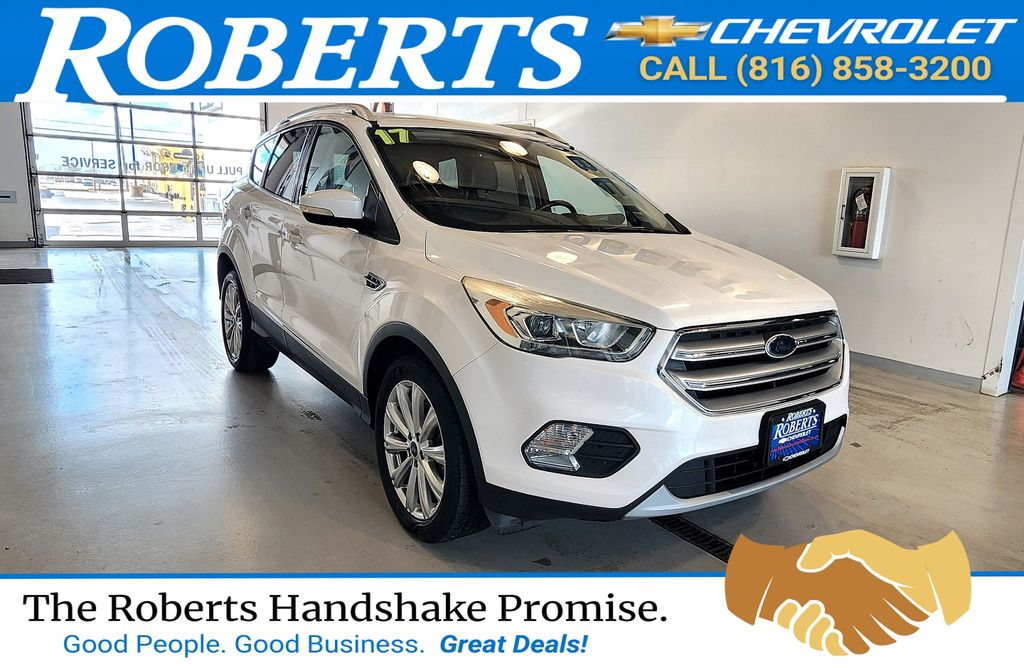 White Platinum 2017 Ford Escape Titanium FWD SUV / Crossover Front-Wheel Drive 6-Speed Automatic