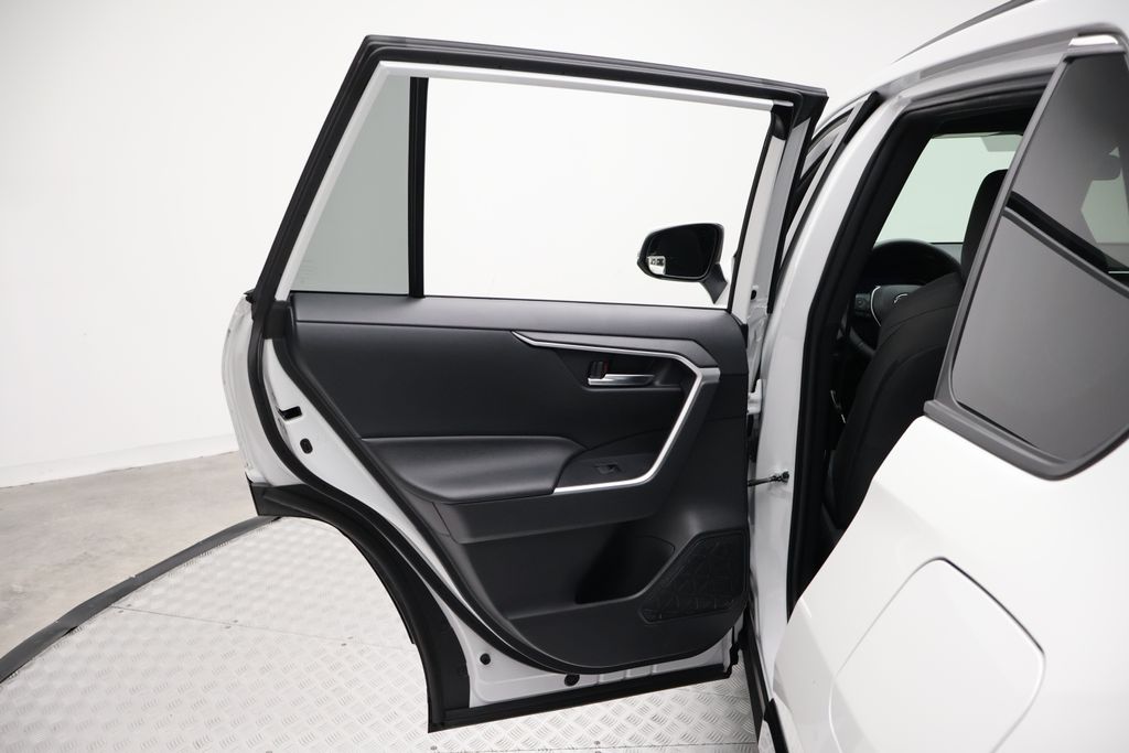 Thumbnail: 2025 Toyota RAV4 - 21