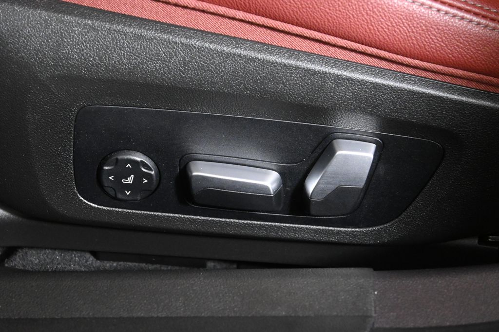 Thumbnail: 2024 BMW 3 Series - 28