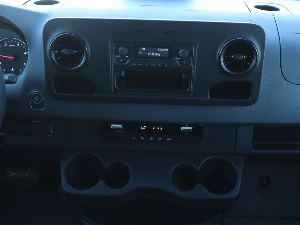 Thumbnail: 2025 Mercedes-Benz Sprinter - 14