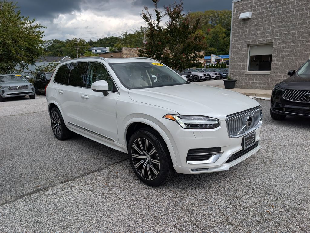 2024 Volvo XC90 B6 Plus Bright Theme