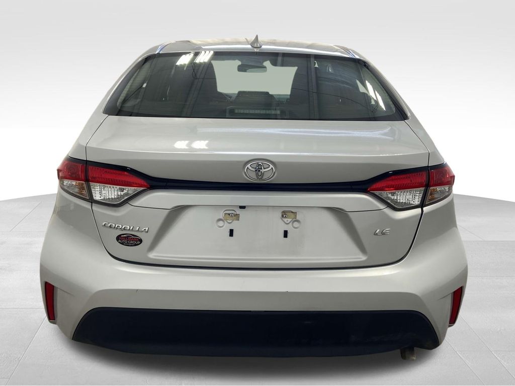 2024 Toyota Corolla LE photo 4